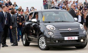 Pope Visit U.S and received by President Obama and His Vice