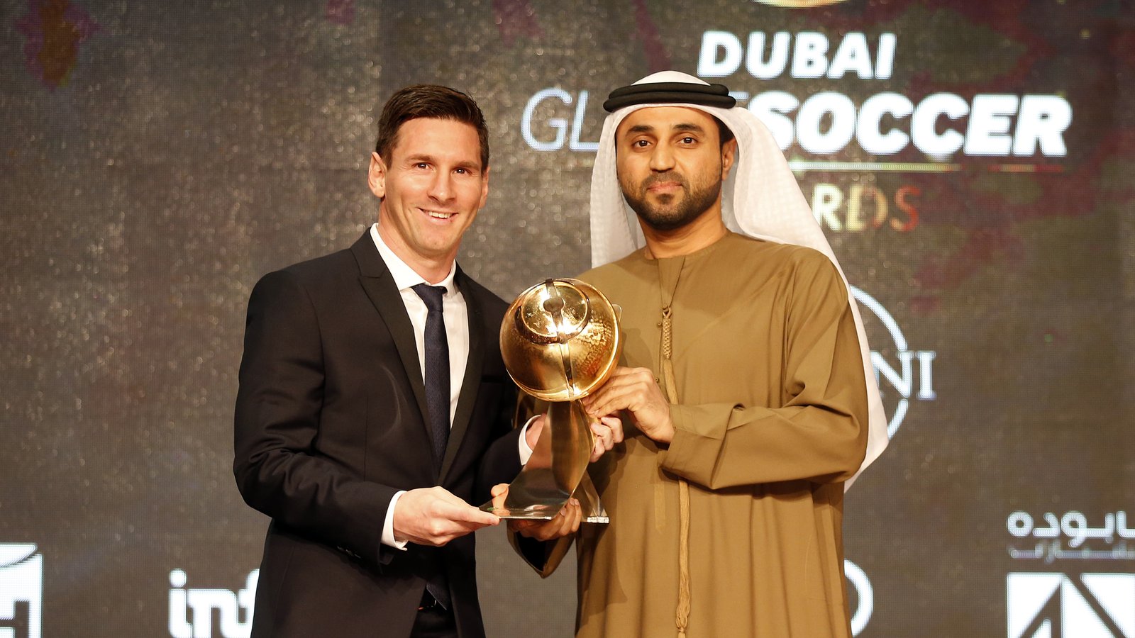 Messi wins 2015 Globe Soccer Awards - Beat Out CR7 & Buffon